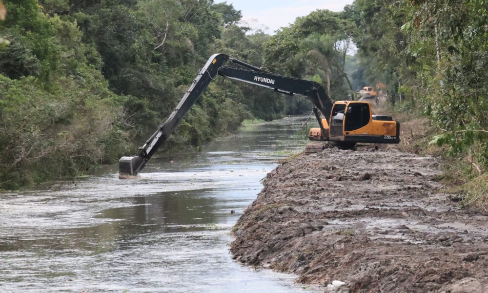 Canal Pery Pontal do Paraná: Limpeza e Desassoreamento Avançam Após 20 Anos