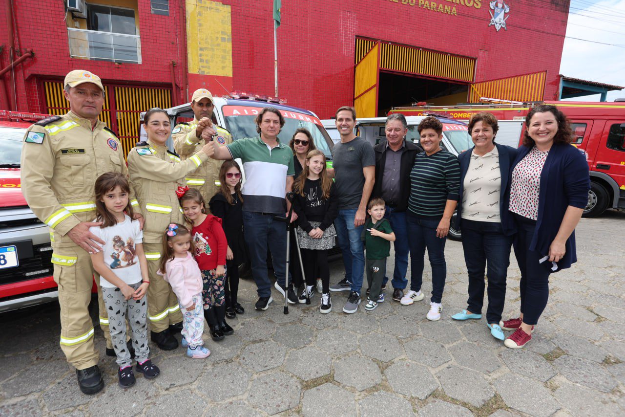 Pontal do Paraná recebe novas ambulâncias e viatura para reforçar saúde e segurança no município