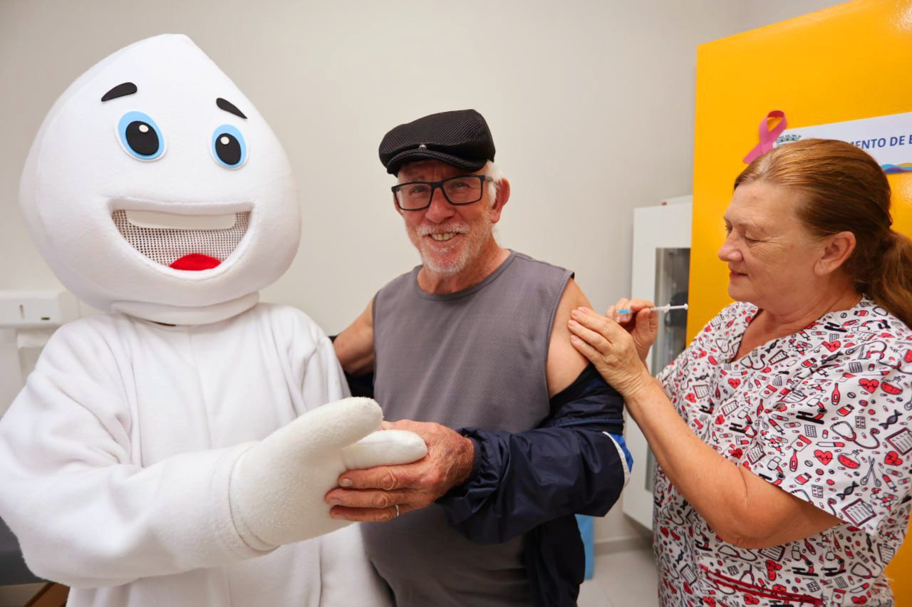 Pontal do Paraná supera médias estadual e nacional na vacinação contra a gripe